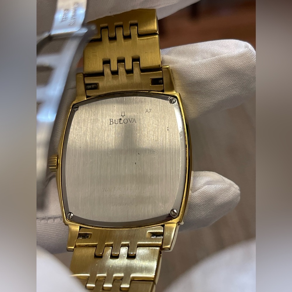 Bulova
Silver colored/Yellow gold toned steel
ref C969744 - Picture 15 of 16
